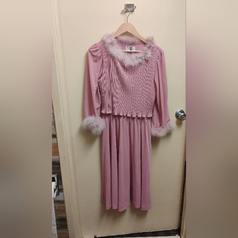 Vintage 1970s Faux Feather Trim Pink Pleated Midi Dress